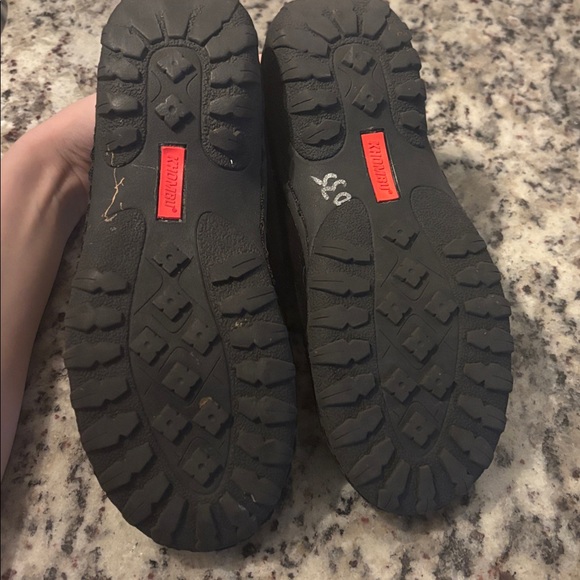 Black boots with fur trim - Picture 3 of 4